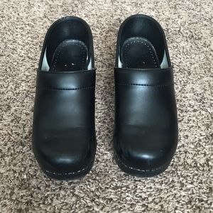 Dansko nursing shoes clogs  sz 38